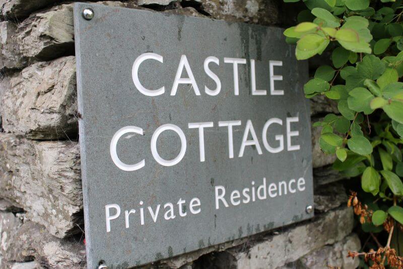 Castle Cottage sign