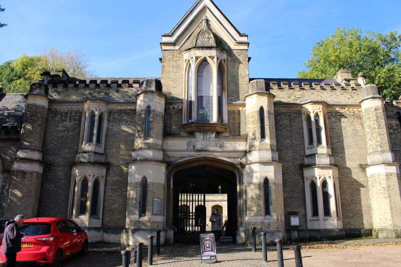 Church of Highgate Cemetery West