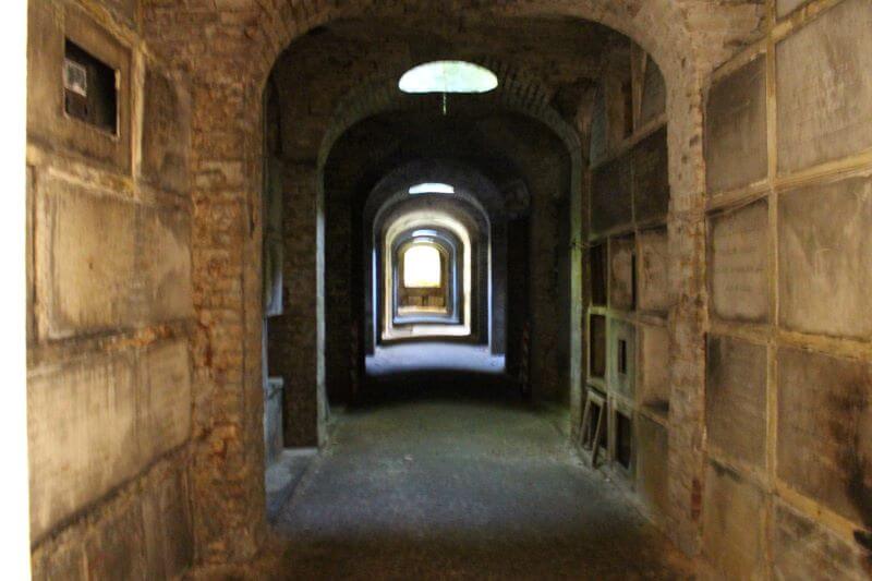 Inside the Terrace Catacombs