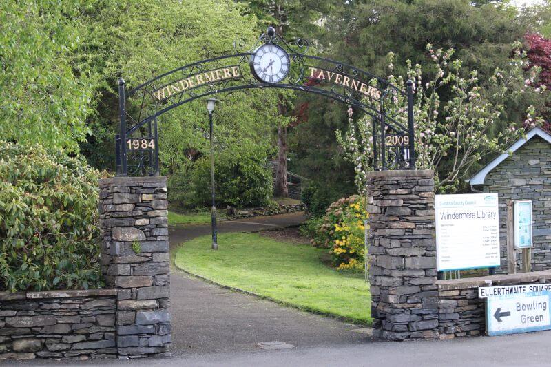 Gate to Windermere Libruary