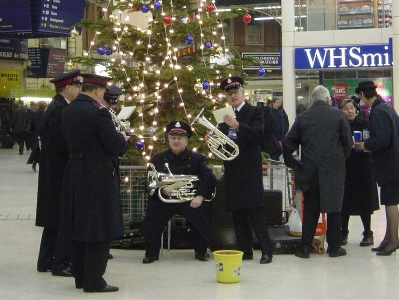 Christmas music at Victoria Station