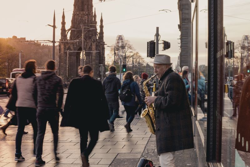 A street musician in Edinburgh